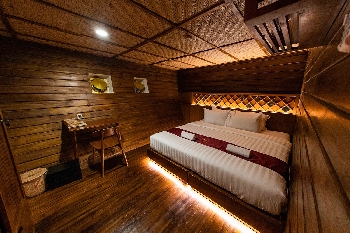Double Bed-Lower Deck